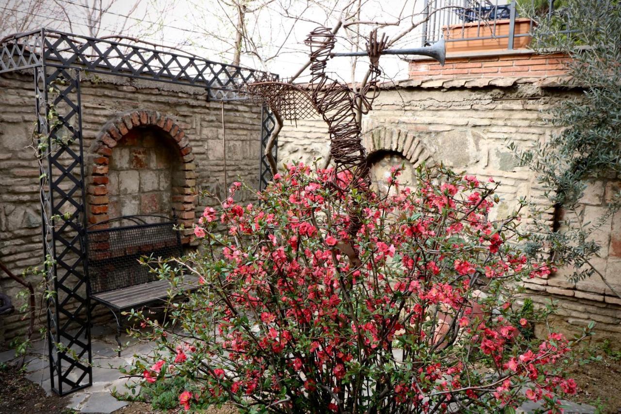 Artists Residence In Tbiliszi Kültér fotó