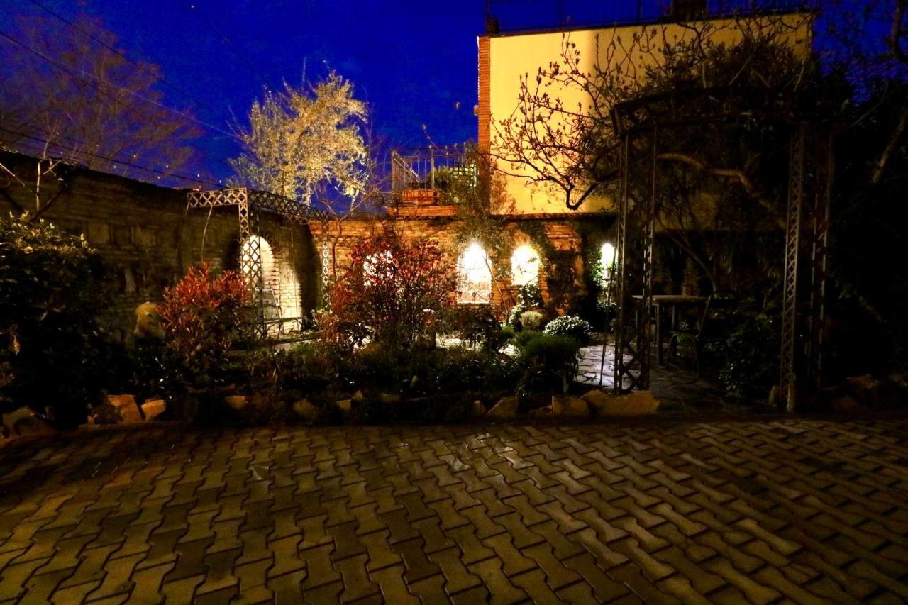 Artists Residence In Tbiliszi Kültér fotó